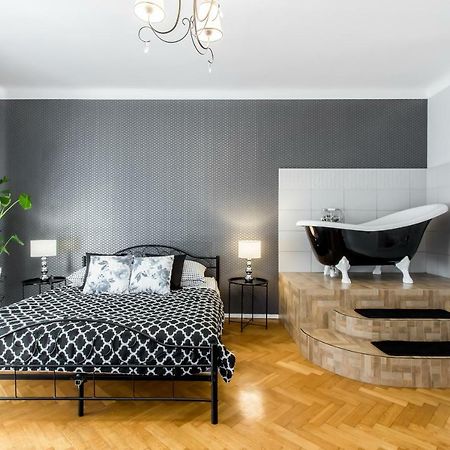 Clicktheflat Apartment Chmielna 7 Warsaw Exterior photo