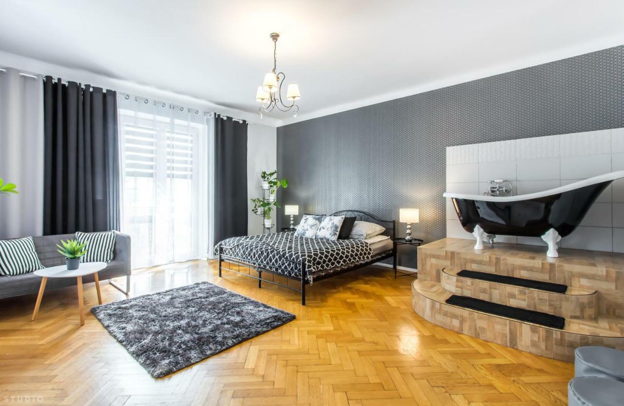 Clicktheflat Apartment Chmielna 7 Warsaw Exterior photo